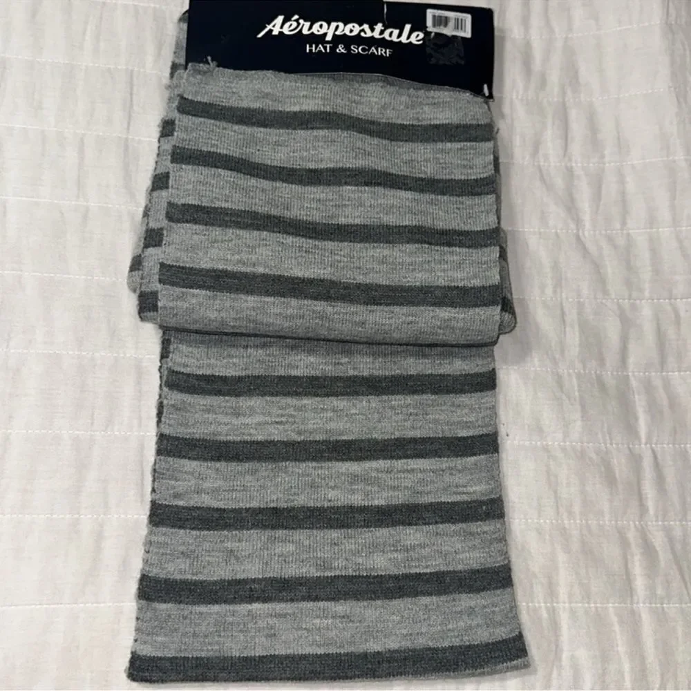 Aeropostale OS Gray Silver White Logo Stripes Knit Hat & Scarf Gift Set